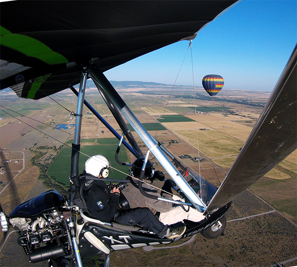 Airborne XT912 trike with hot air ballon
